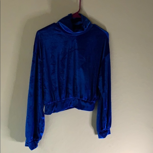 Crop top - Picture 1 of 1